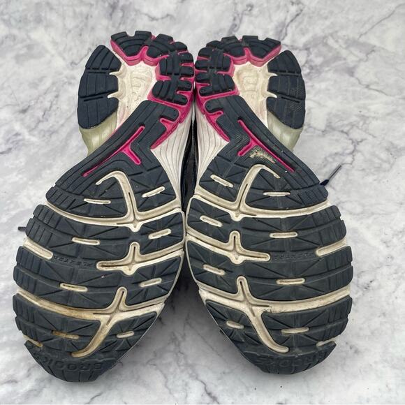 Brooks Ravenna 5 Running Shoes. Size 7.5. In good used condition! - Picture 9 of 9